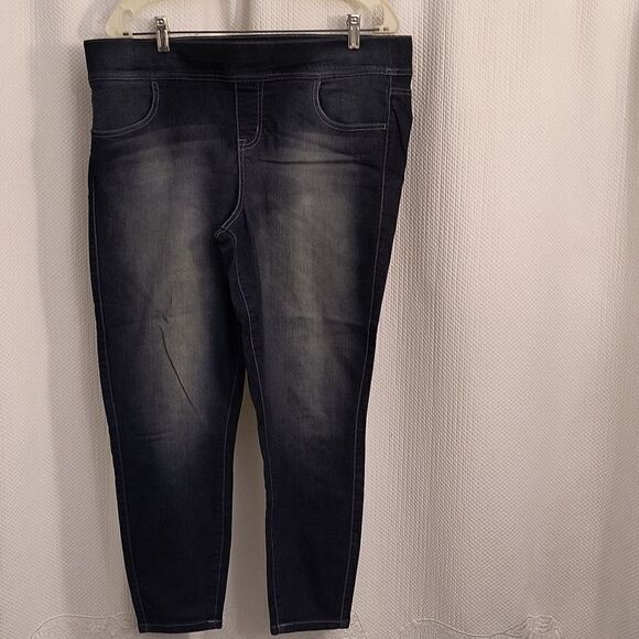 Women's Torrid Jeans - Picture 1 of 7